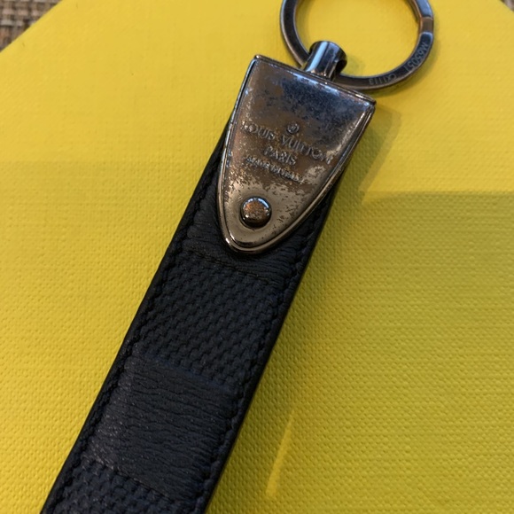 Louis Vuitton LV Black Leather Keychain - Picture 5 of 5
